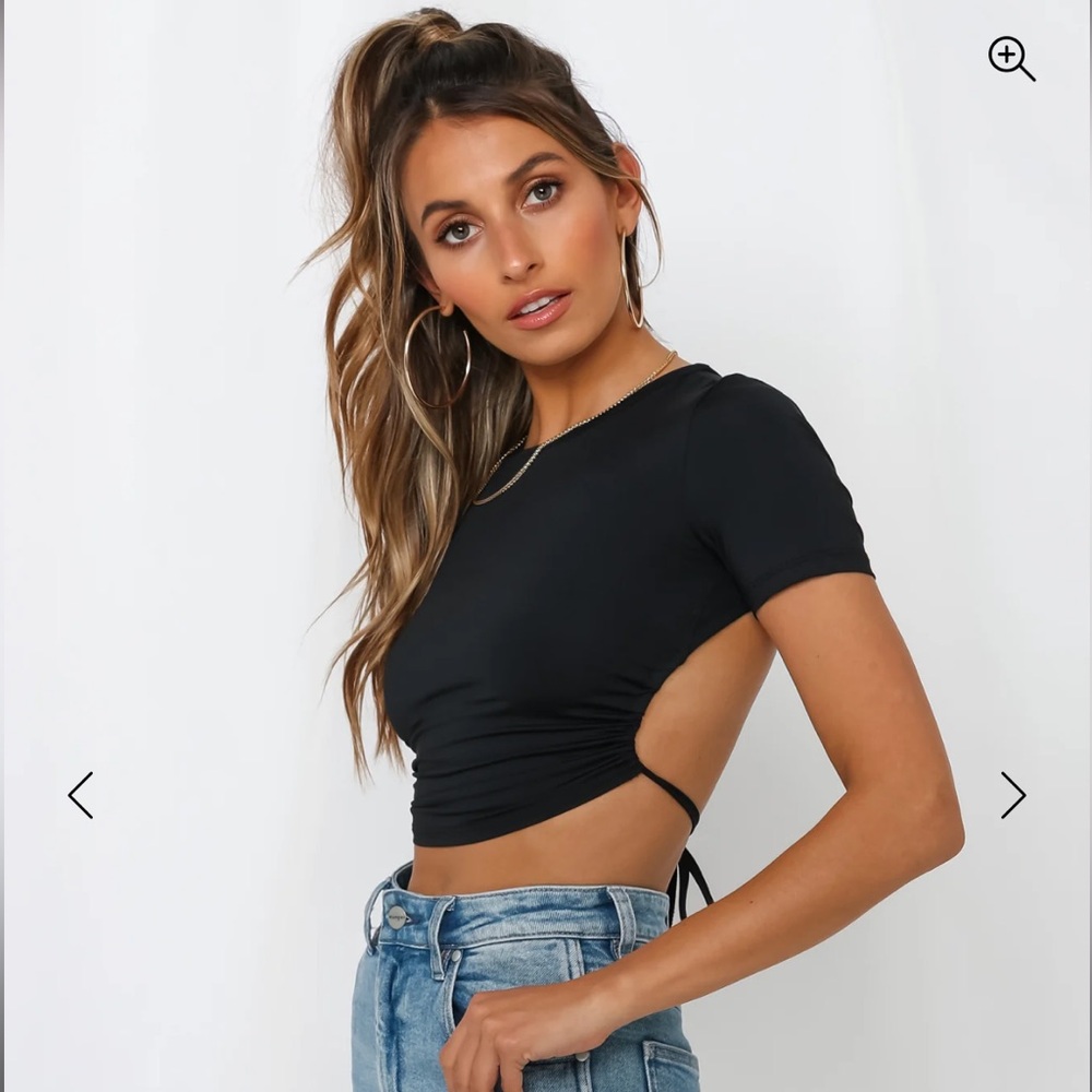 ONLY WORN ONCE HELLO MOLLY YOU ARE NO ONE ELSE CROP TOP TEE IN BLACK SIZE 4